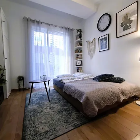 Na Grobli, Przy Kladce Zwierzynieckiej Appartement